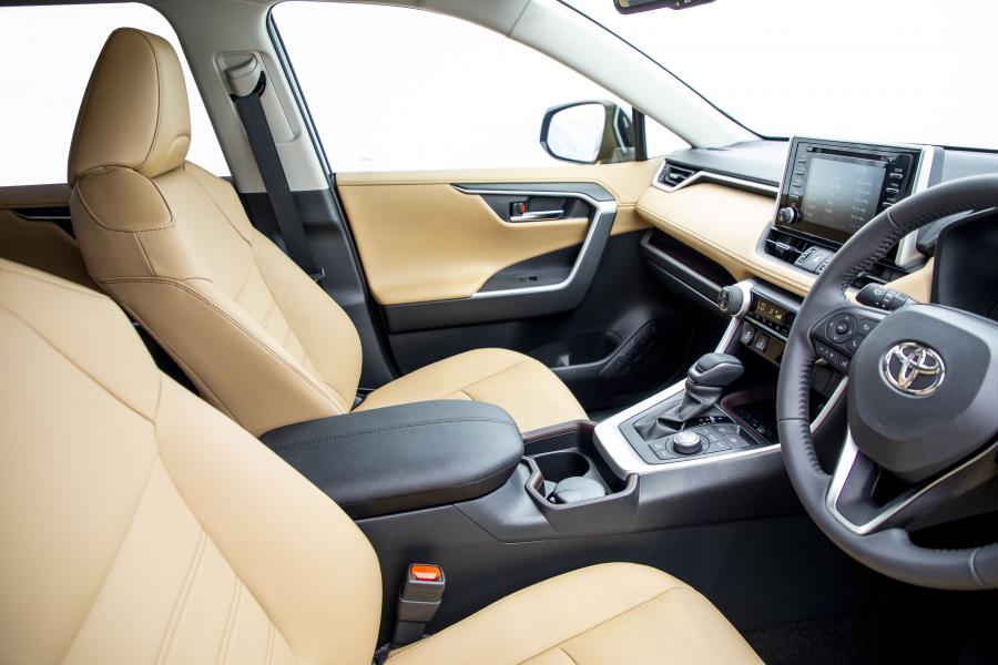 Интерьер Toyota RAV4 GX-R AWD 2019 года  (ZA) (фото 9 из 22)